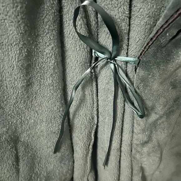 Victoria's Secret Plush Velvet Robe in Deep Green - Picture 3 of 5